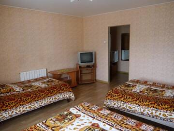 Фото номера Стандартный трехместный номер Гостевой дом Kompleks Parus г. Тула 2